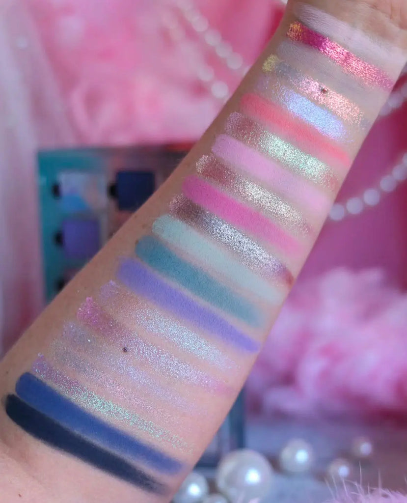 GLOW Eyeshadow Palette Ensley Reign