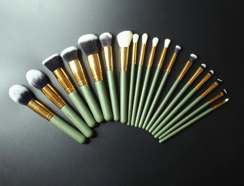 Luxe Makeup Brushset 18pcs Arttitude Cosmetics