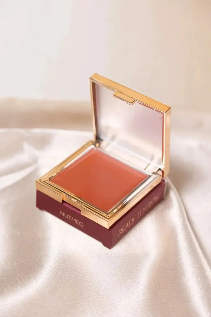 Nutmeg cream blush Cosmic Brushes